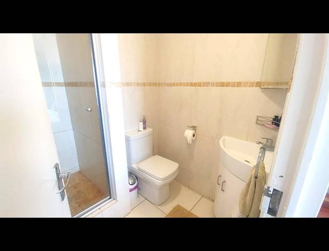 2 BEDROOM APARTMENT FOR SALE IN UMHLANGA CENTRAL